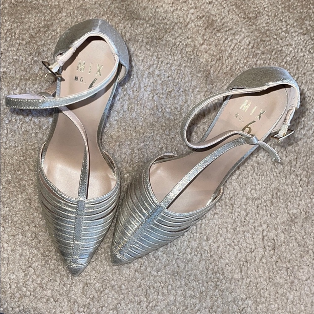 gold shimmery party heel